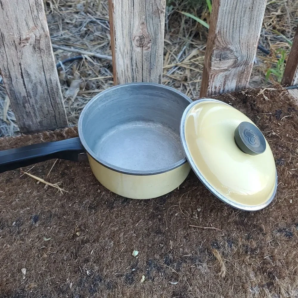 Vintage CLUB Aluminum Waterless Saucepan w/lid  –  7